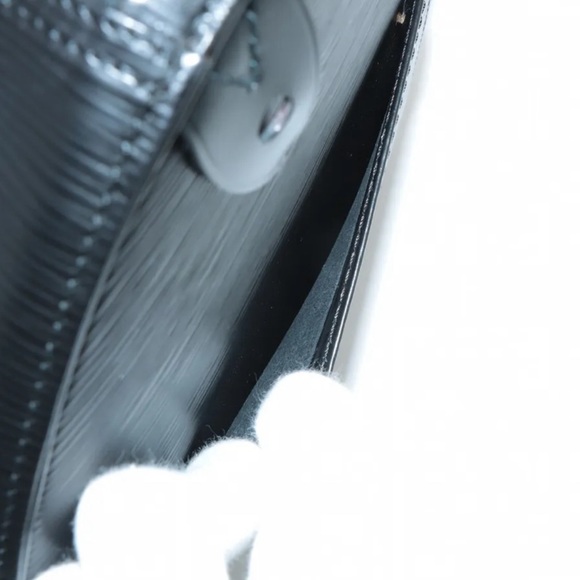 Louis Vuitton Black Epi Speedy 35 V11920 - Picture 9 of 16